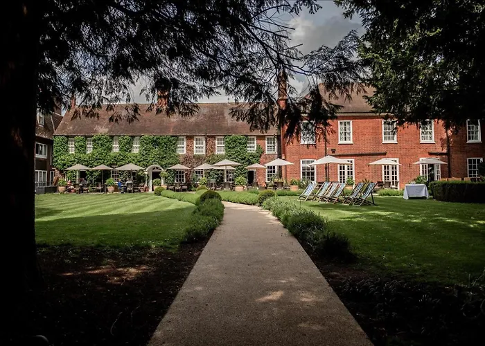 Bush Hotel Farnham